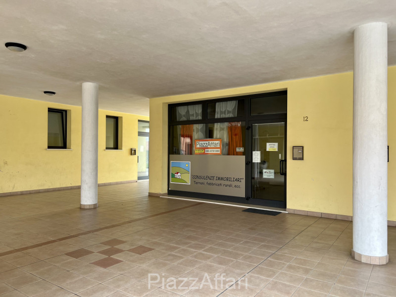 Immagine 2 di Ufficio in vendita  in Correzzola - Villa del Bosco a Correzzola