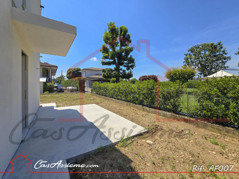 Immagine 14 di Casa indipendente in vendita  a Loria