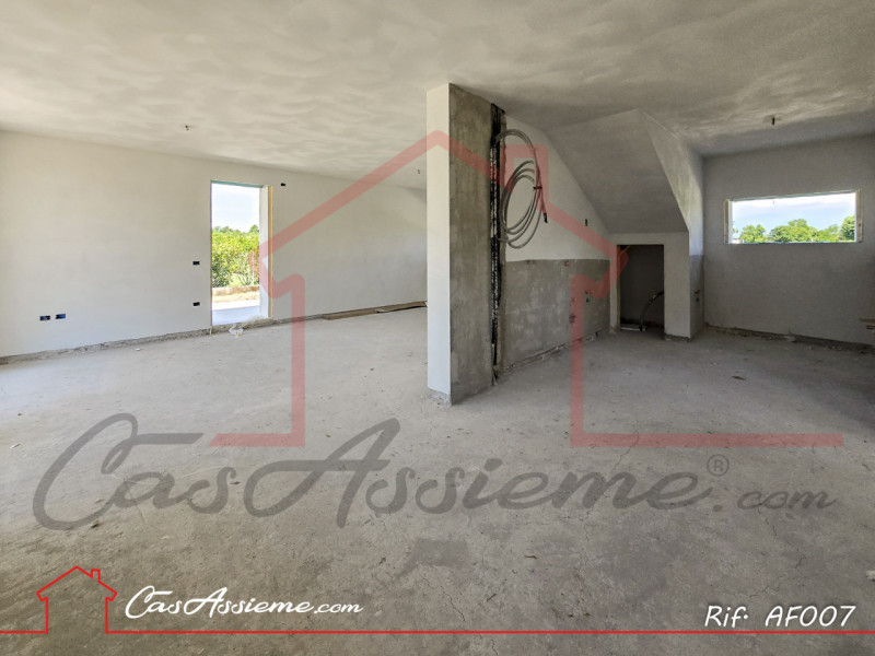 Immagine 16 di Casa indipendente in vendita  a Loria