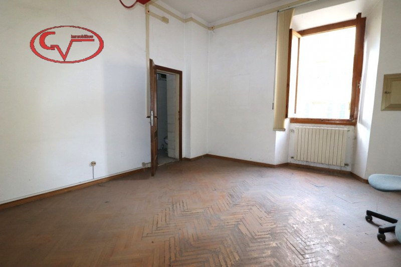 Immagine 5 di Appartamento in vendita  in via roma a Montevarchi