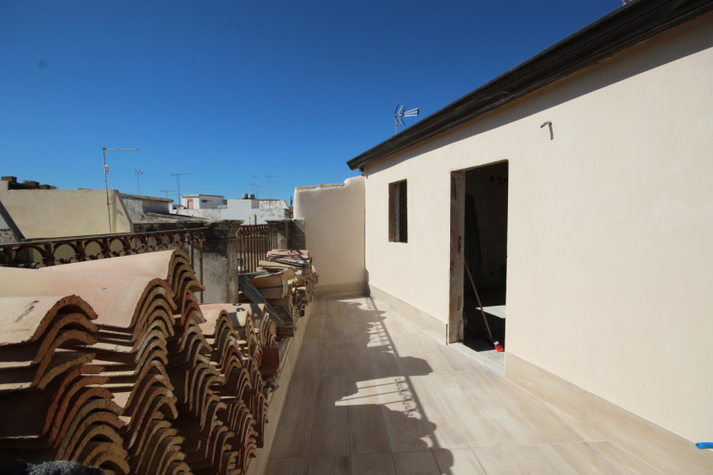 Immagine 2 di Casa indipendente in vendita  in via dogali e saati 10 a Noto