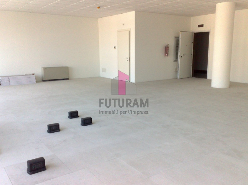 Immagine 4 di Ufficio in vendita  a Padova