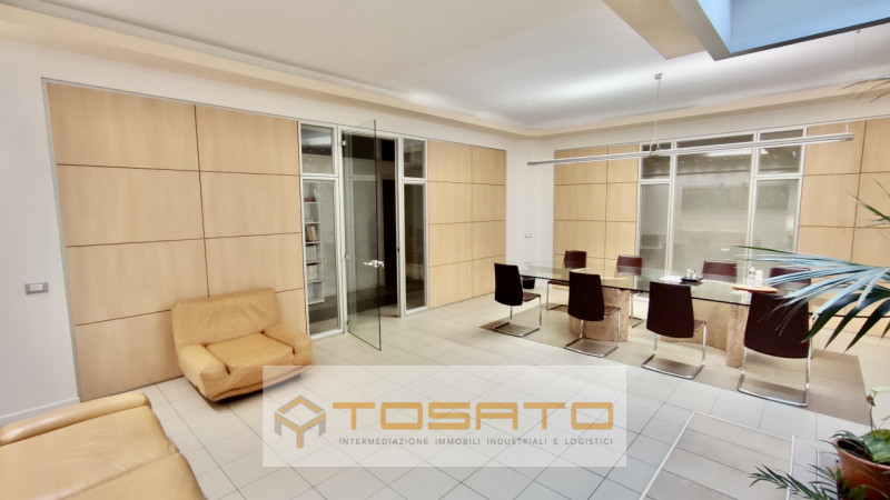 Immagine 2 di Ufficio in affitto  a Zevio
