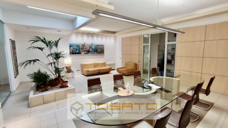 Immagine 3 di Ufficio in affitto  a Zevio