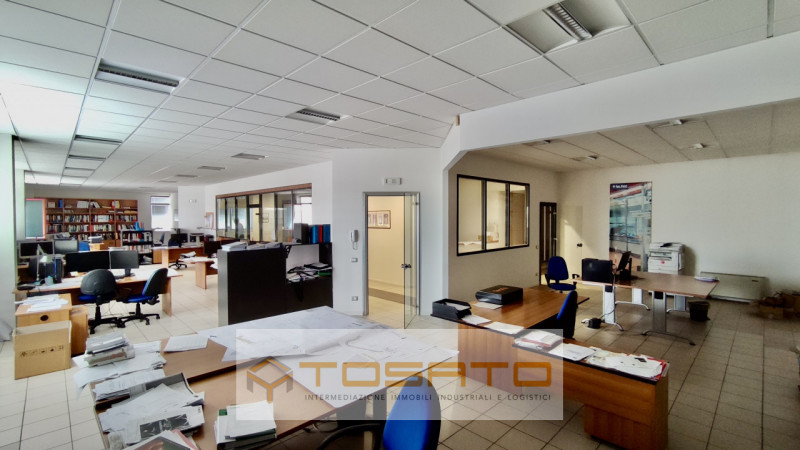Immagine 7 di Ufficio in affitto  a Zevio