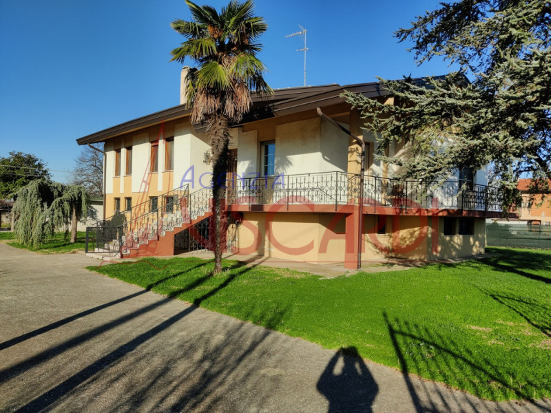Immagine 4 di Villa in vendita  in Via Braida I^ a Eraclea