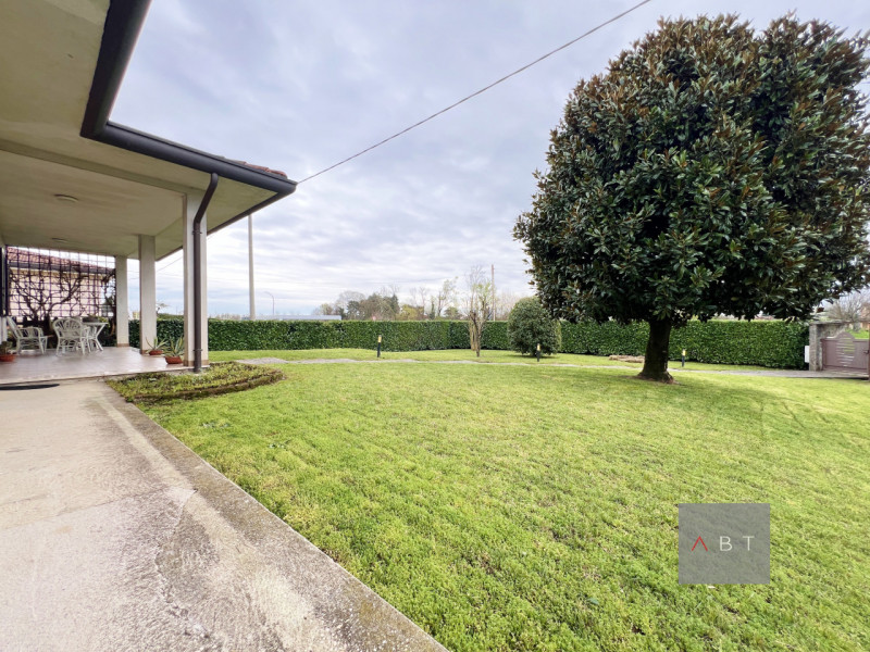 Immagine 17 di Casa indipendente in vendita  a Fontaniva