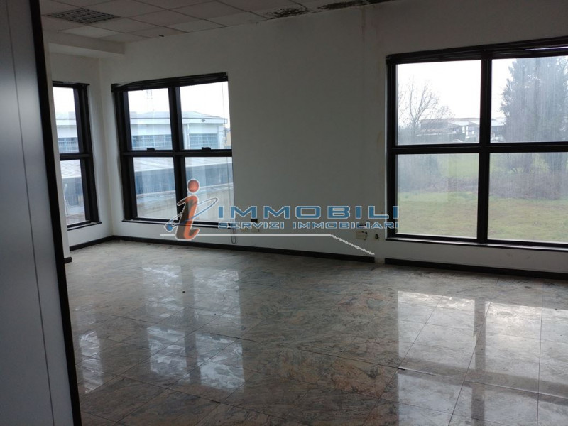 Immagine 20 di Laboratorio in vendita  in VIA PRIMO MAGGIO a Bussero