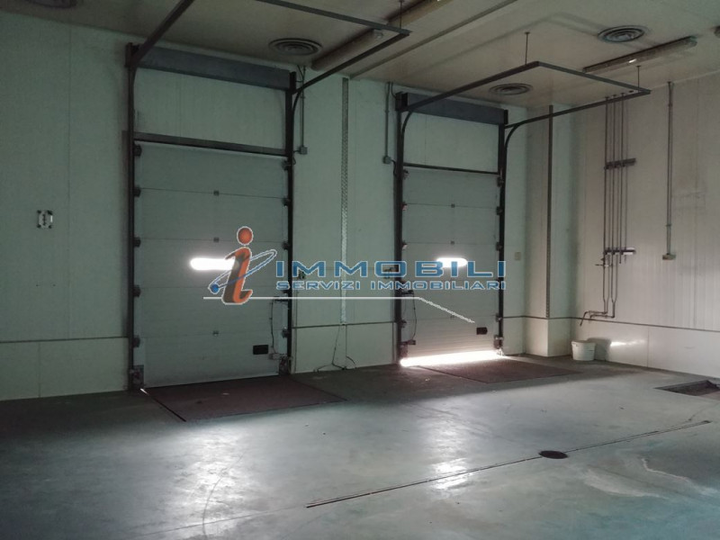 Immagine 21 di Laboratorio in vendita  in VIA PRIMO MAGGIO a Bussero