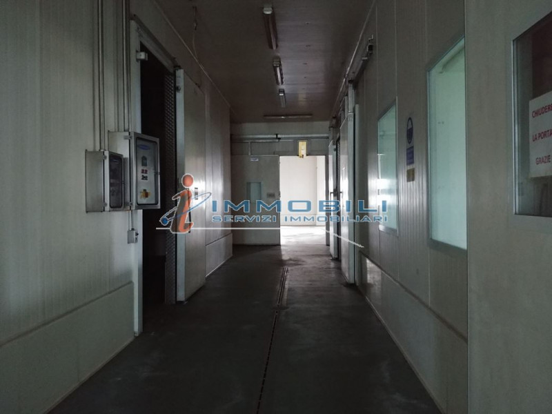 Immagine 24 di Capannone industriale in vendita  in VIA PRIMO MAGGIO a Bussero