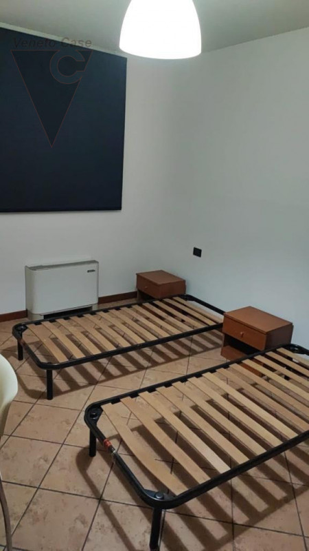 Immagine 1 di Camera in affitto  a Ponte San Nicolò