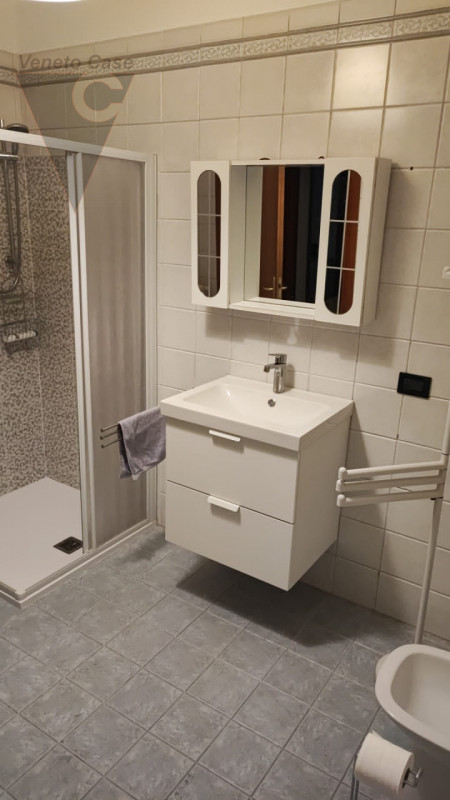 Immagine 8 di Camera in affitto  a Ponte San Nicolò