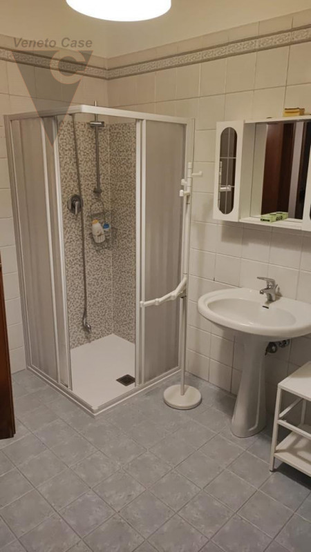 Immagine 9 di Camera in affitto  a Ponte San Nicolò