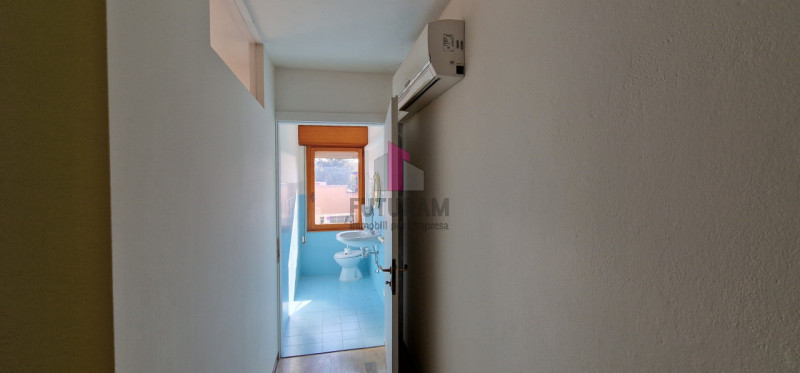 Immagine 5 di Laboratorio in affitto  a Abano Terme