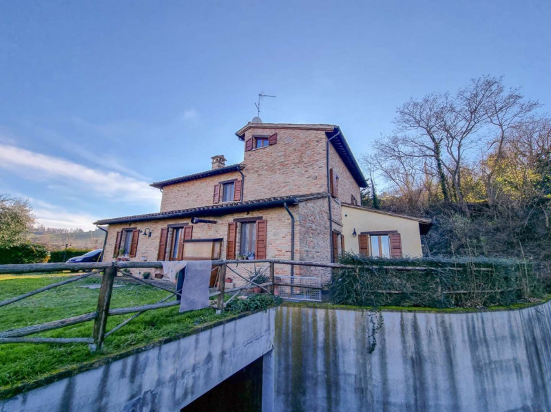 Immagine 5 di Casa indipendente in vendita  in località Castelcavallino a Urbino