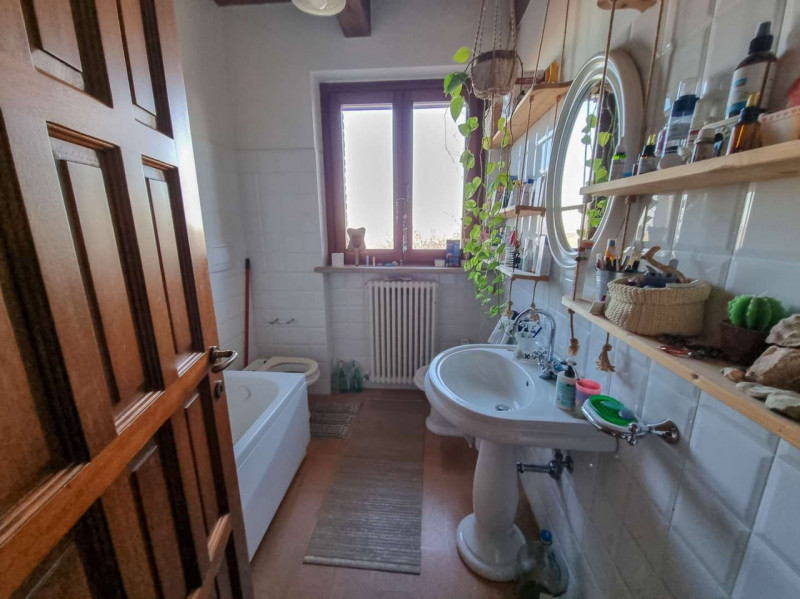 Immagine 12 di Casa indipendente in vendita  in località Castelcavallino a Urbino