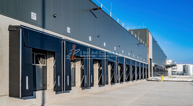 Immagine 4 di Magazzino in affitto  in VIA VIALBA a Novate Milanese