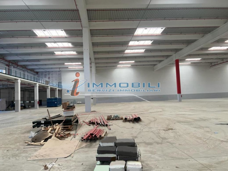 Immagine 24 di Magazzino in affitto  in VIA VIALBA a Novate Milanese