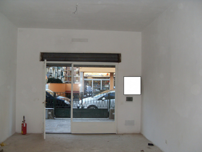 Immagine 3 di Negozio in affitto  in VIA VERDI a Scandicci