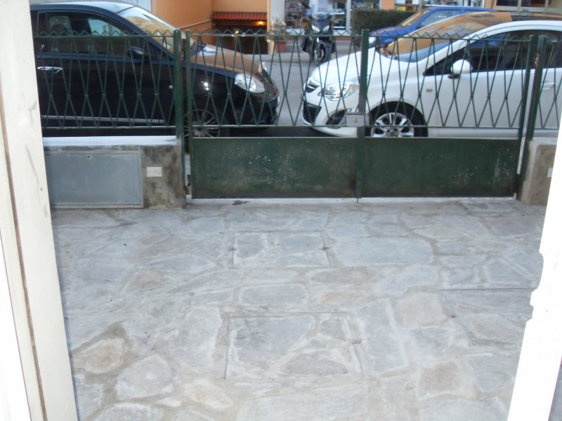 Immagine 5 di Negozio in affitto  in VIA VERDI a Scandicci