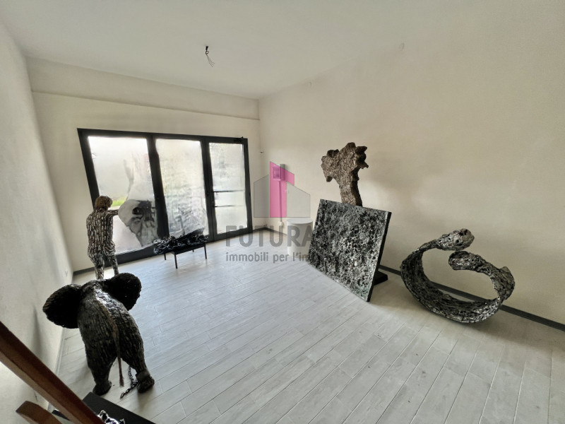 Immagine 3 di Negozio in vendita  in Via Antonibon a Nove