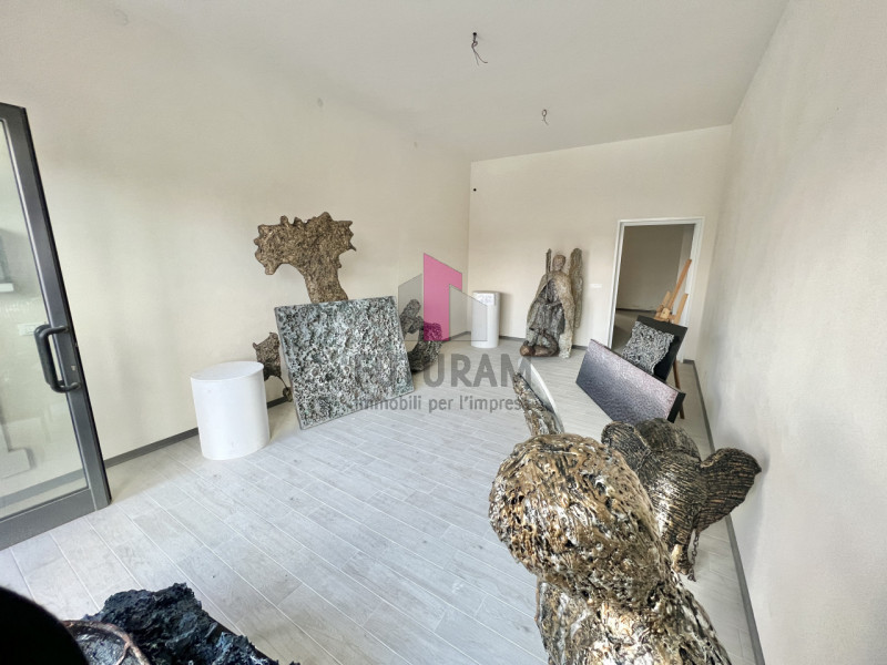 Immagine 6 di Negozio in vendita  in Via Antonibon a Nove