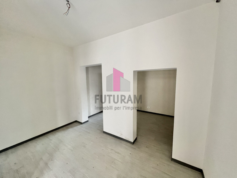 Immagine 10 di Negozio in vendita  in Via Antonibon a Nove