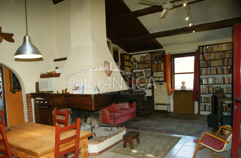 Immagine 3 di Rustico / casale in vendita  a Chianni