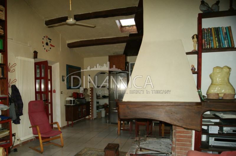 Immagine 4 di Rustico / casale in vendita  a Chianni