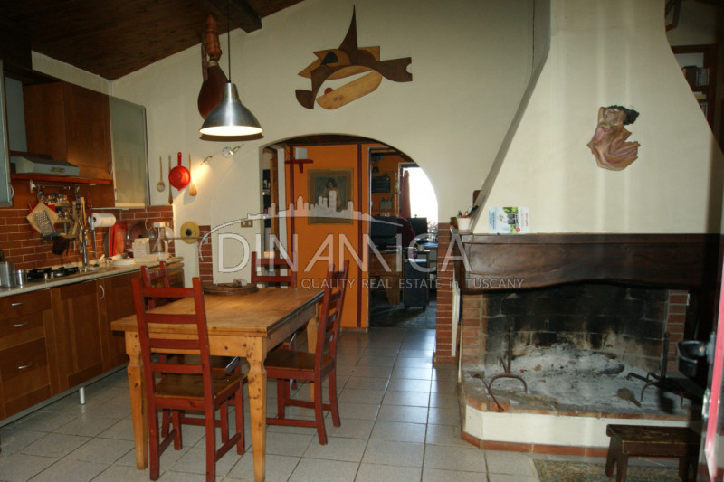 Immagine 9 di Rustico / casale in vendita  a Chianni