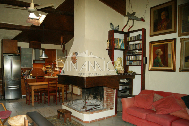 Immagine 10 di Rustico / casale in vendita  a Chianni