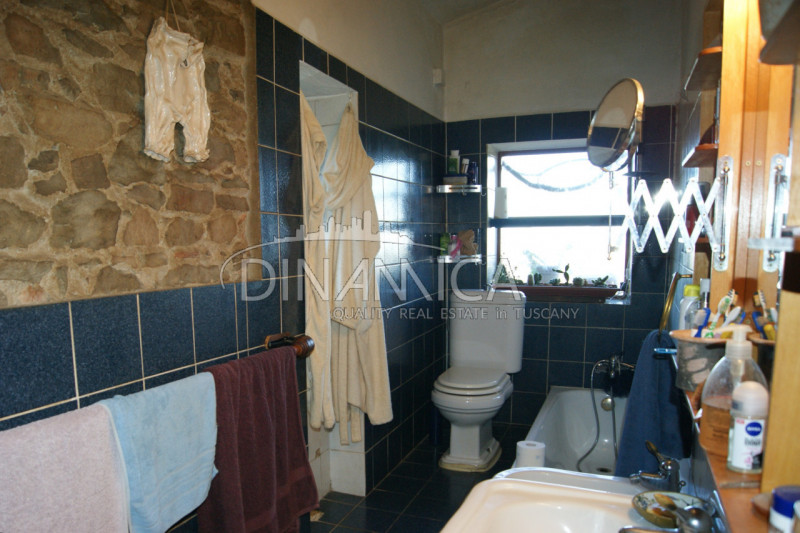 Immagine 16 di Rustico / casale in vendita  a Chianni