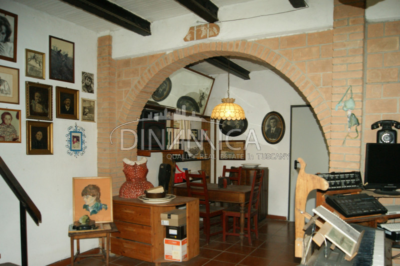 Immagine 20 di Rustico / casale in vendita  a Chianni