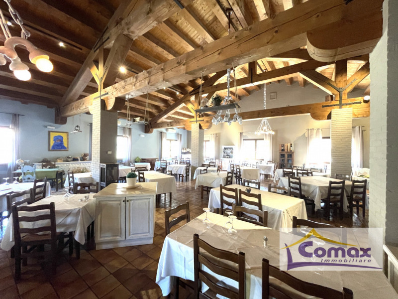 Immagine 2 di Attività commerciale in vendita  in Via Dei Colli a Vo