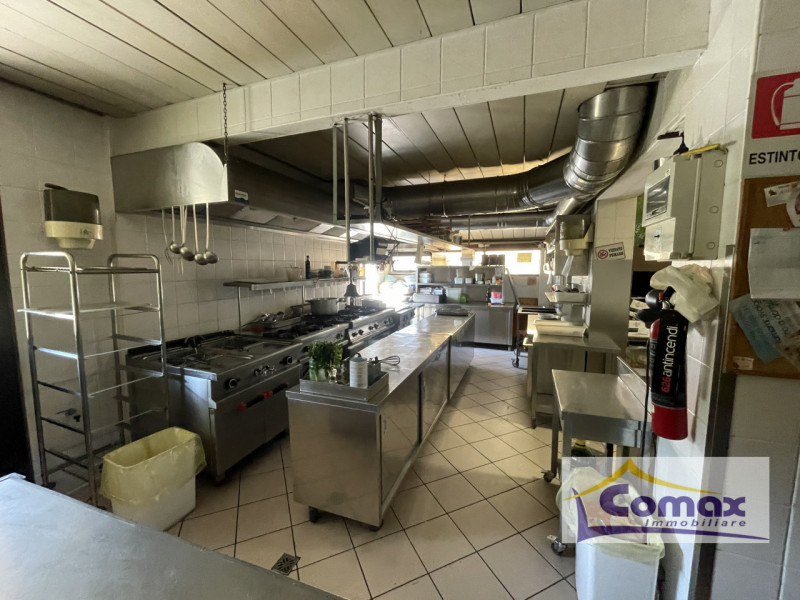 Immagine 12 di Attività commerciale in vendita  in Via Dei Colli a Vo