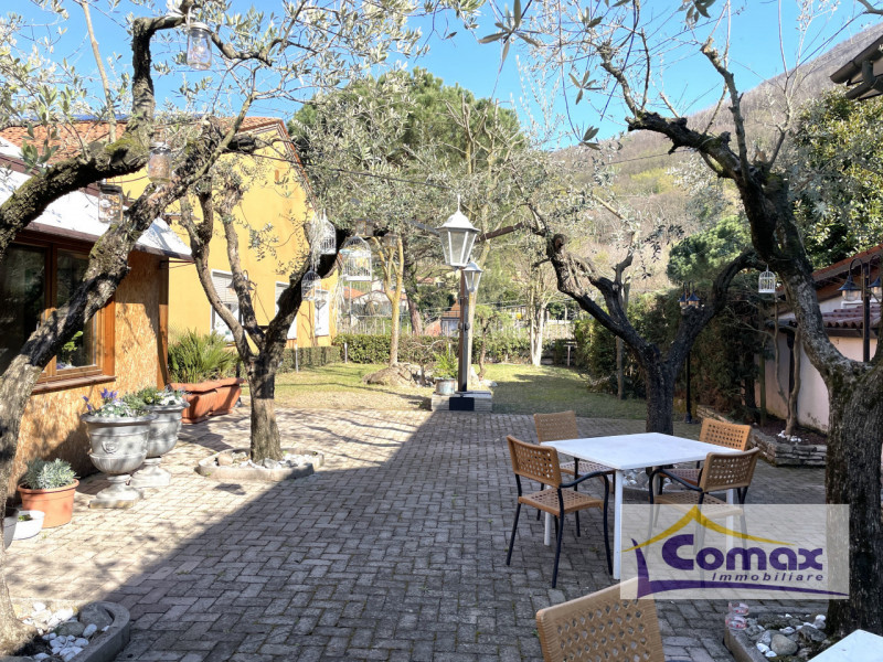 Immagine 14 di Attività commerciale in vendita  in Via Dei Colli a Vo