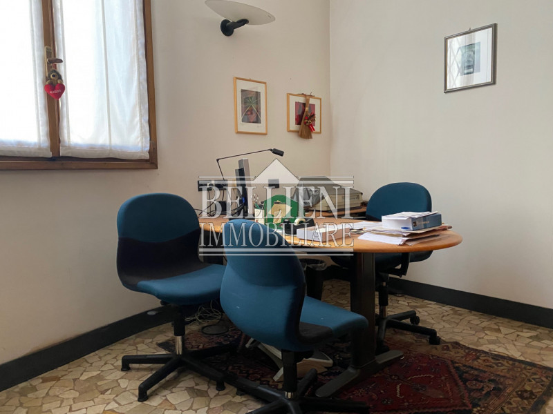 Immagine 5 di Ufficio in vendita  in Contrà Pasini a Vicenza