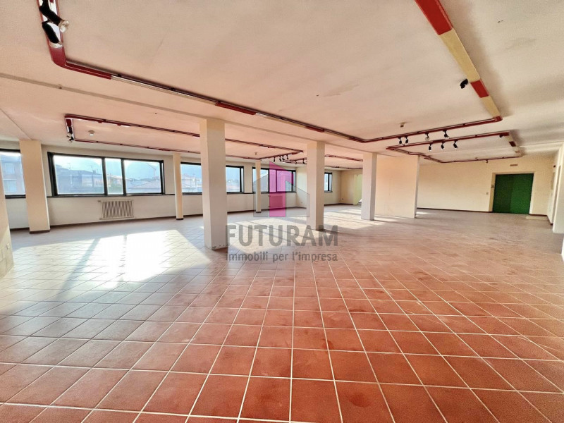 Immagine 18 di Ufficio in affitto  in Via Passarin, 6 a Bassano Del Grappa