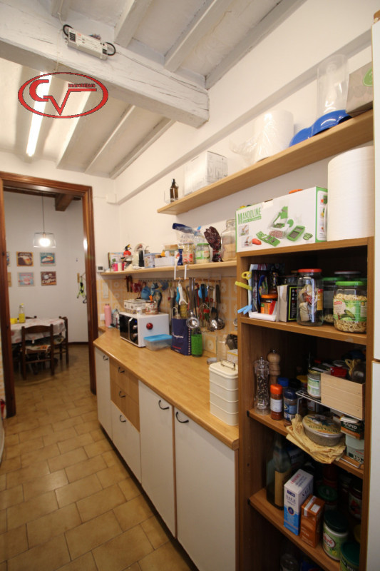 Immagine 8 di Palazzo in vendita  a San Giovanni Valdarno