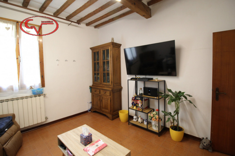 Immagine 12 di Palazzo in vendita  a San Giovanni Valdarno