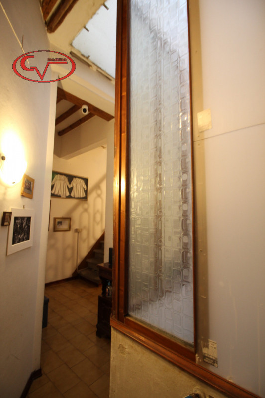 Immagine 13 di Palazzo in vendita  a San Giovanni Valdarno