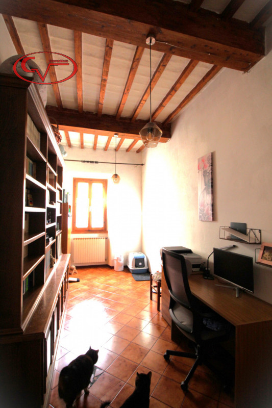 Immagine 18 di Palazzo in vendita  a San Giovanni Valdarno