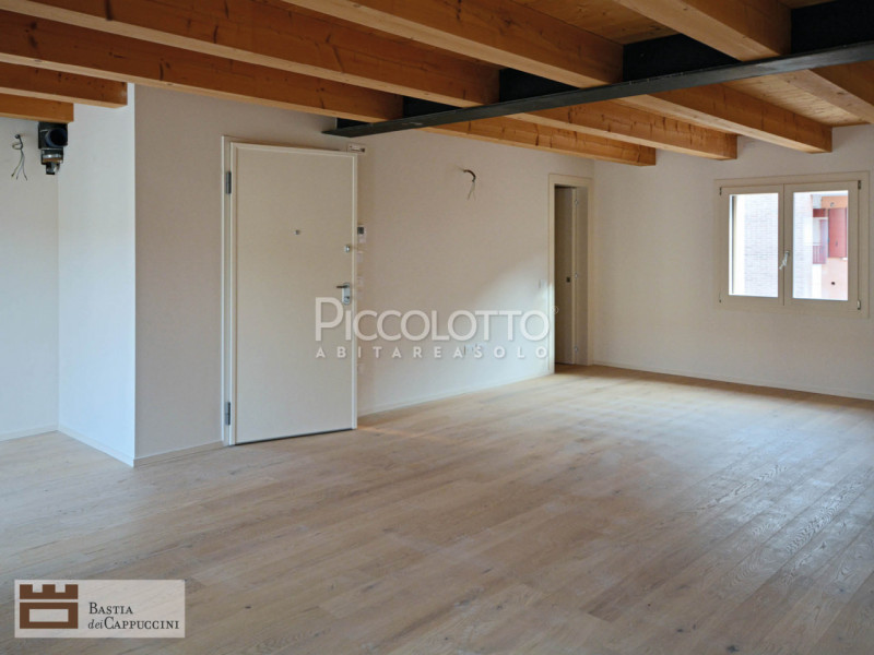 Immagine 5 di Appartamento in vendita  in Vicolo dei Cappuccini a Castelfranco Veneto