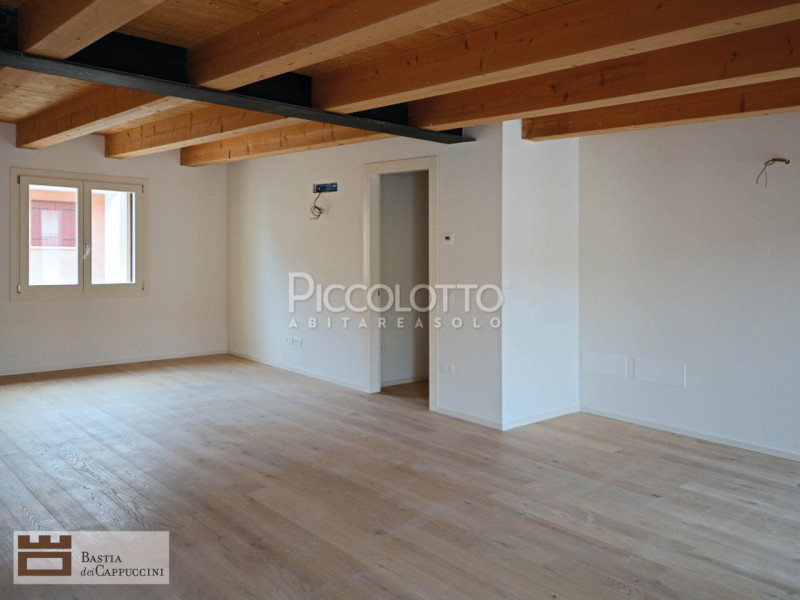 Immagine 6 di Appartamento in vendita  in Vicolo dei Cappuccini a Castelfranco Veneto
