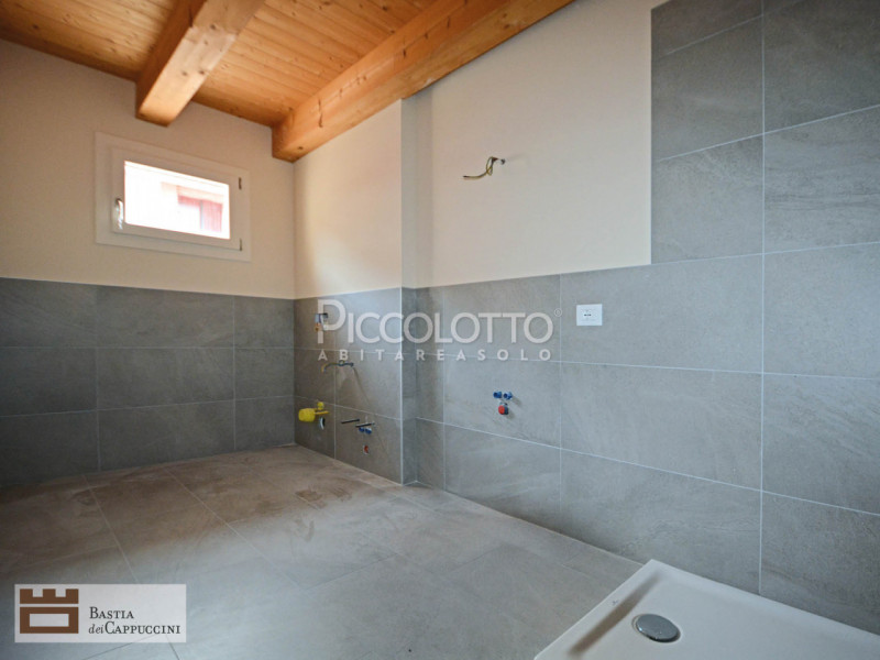 Immagine 7 di Appartamento in vendita  in Vicolo dei Cappuccini a Castelfranco Veneto