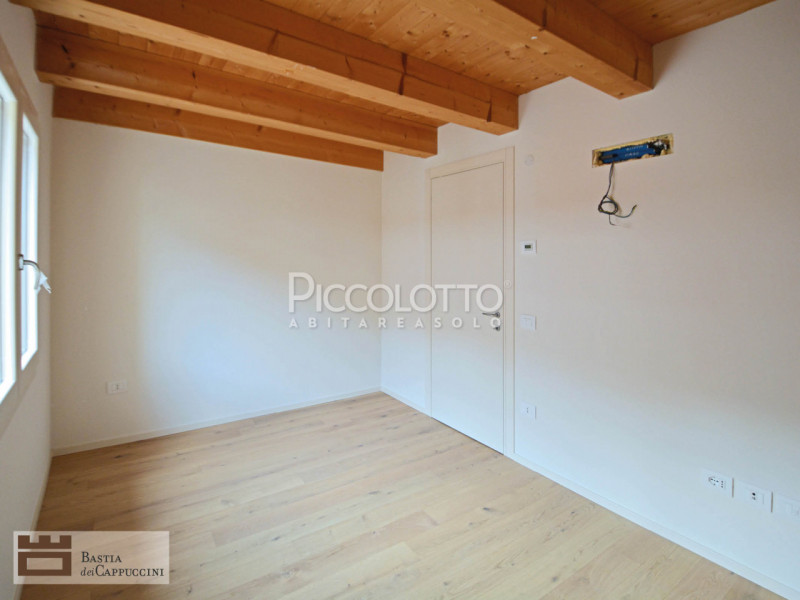 Immagine 10 di Appartamento in vendita  in Vicolo dei Cappuccini a Castelfranco Veneto