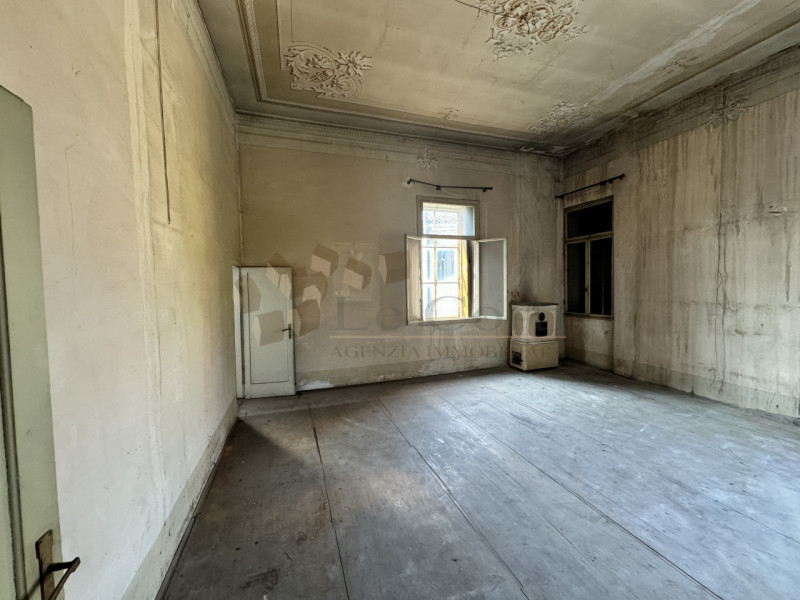 Immagine 13 di Casa indipendente in vendita  a Lonigo