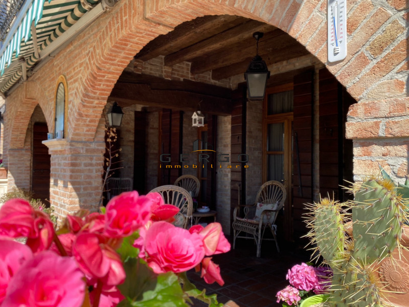 Immagine 17 di Villa in vendita  in Via Cornarotta a Treviso