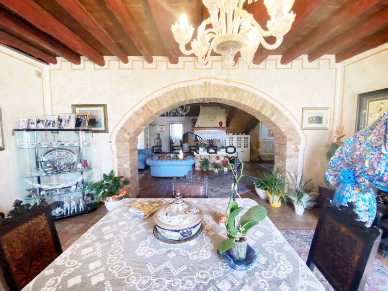 Immagine 18 di Villa in vendita  in Via Cornarotta a Treviso