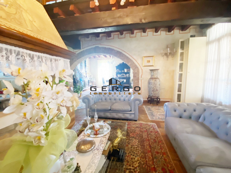 Immagine 21 di Villa in vendita  in Via Cornarotta a Treviso